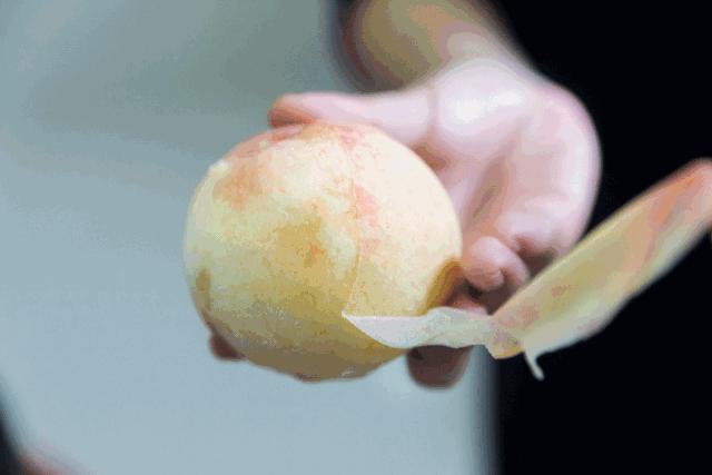 用盐洗桃子可以去桃毛吗,怎么洗桃子才能把桃子洗干净