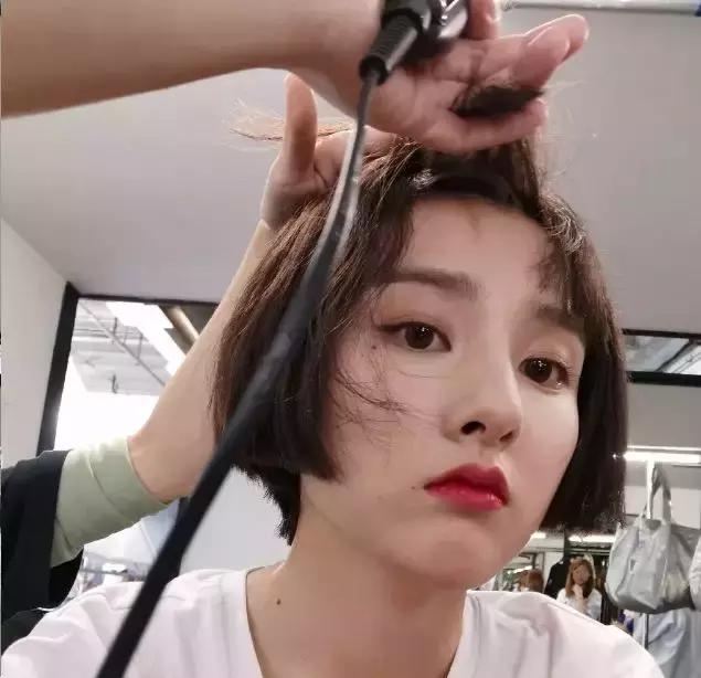 宋祖儿化妆怎么不卡粉,宋祖儿美妆教程