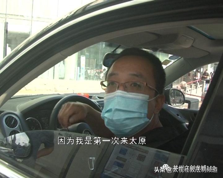 山西高速交警护送生病患儿,交警疾驰送异地病重老人转院就医