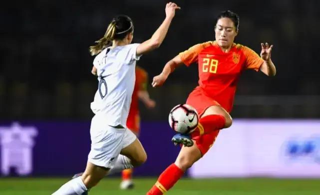 没点技术还真当不了足球教练,懂足球的人才知道配合有多强