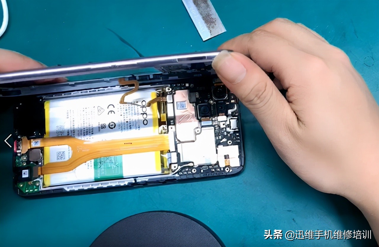 oppo老款手机死机,oppo手机重启不进系统不停重启