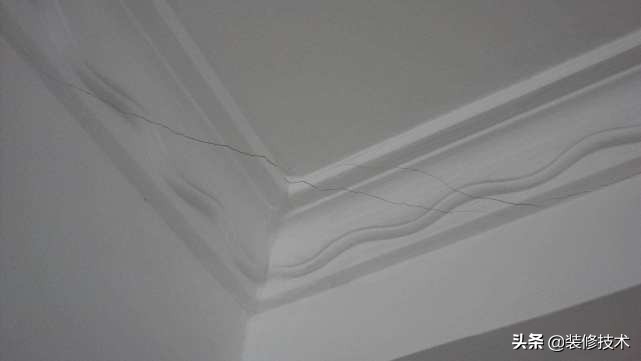 石膏线开裂的修补方法及预防措施,新房石膏线有开裂怎么修补