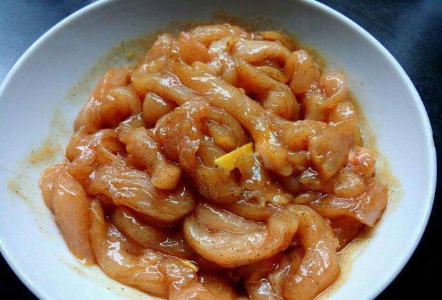 路边摊鸡柳的做法全过程,最简单的鸡柳怎么做好吃呢