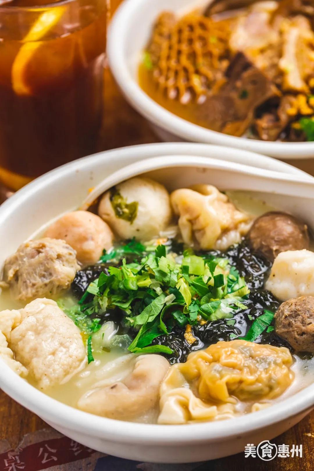 麦地这家“小香港”，藏着45年的正宗港味！一到饭点就满座.