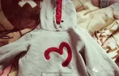 旧衣服改造睡枕图解,旧衣服做u型枕教程