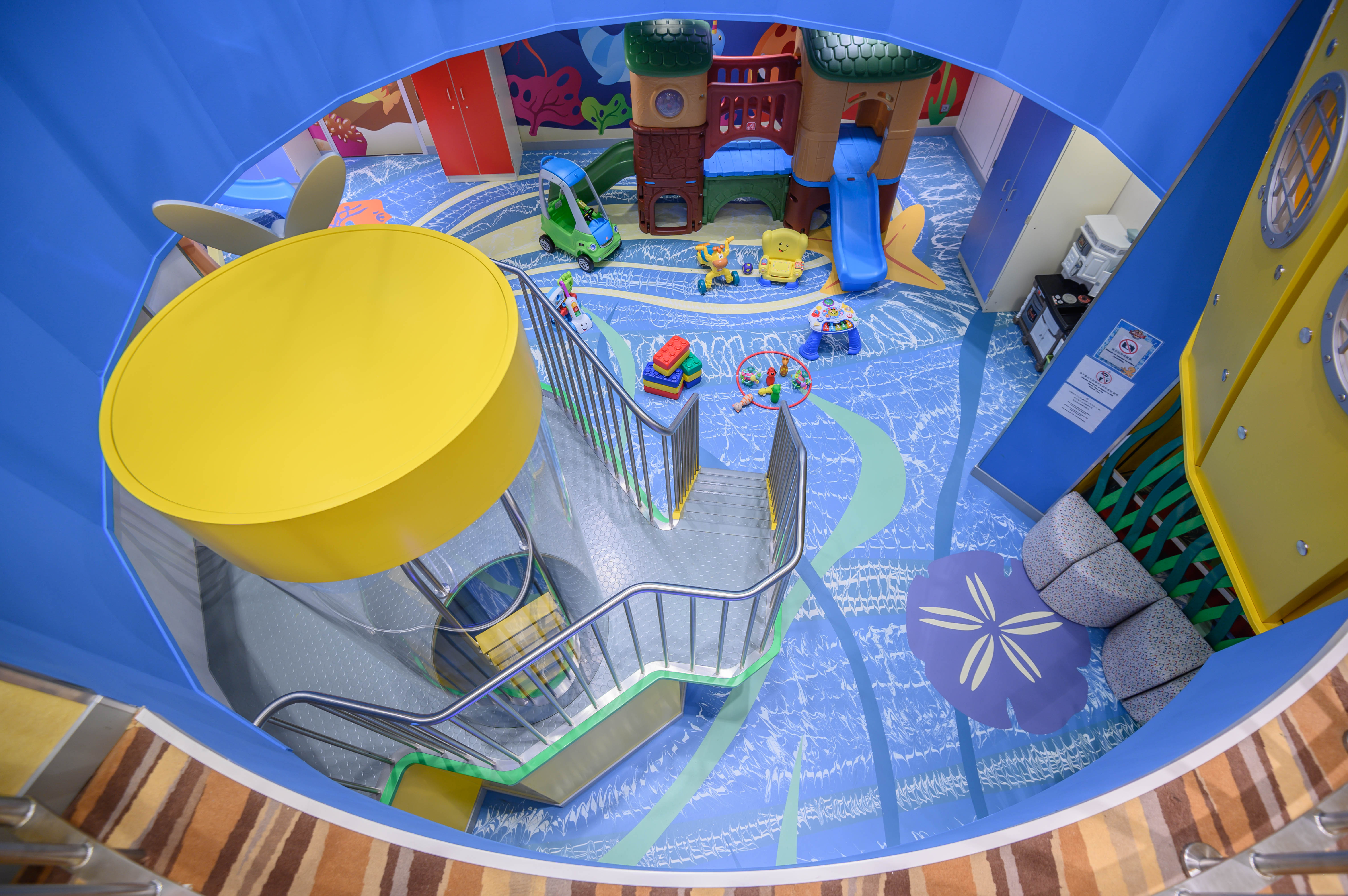 世界第一艘豪华邮轮,世界最大豪华邮轮首航