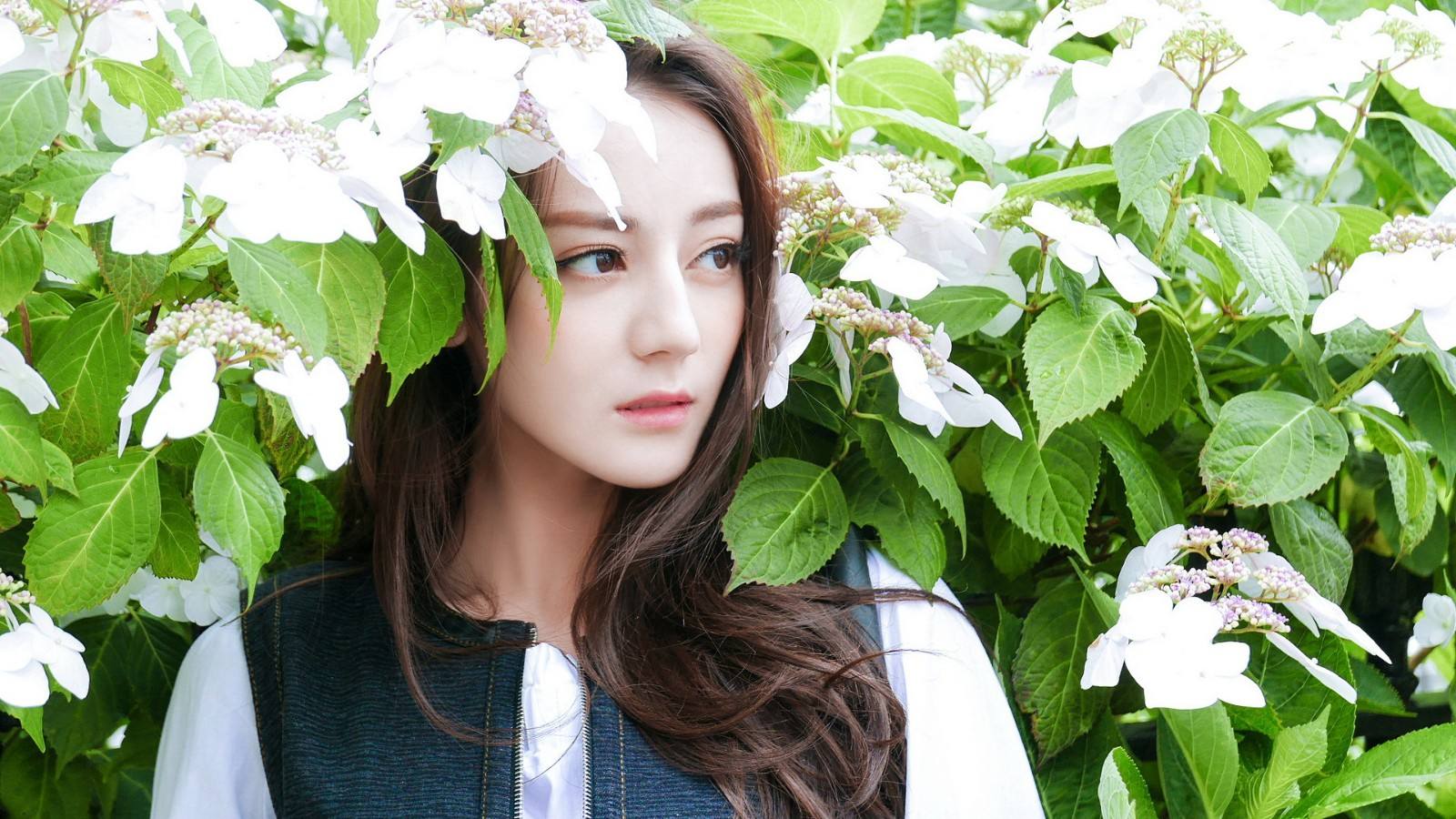 迪丽热巴拍戏时笑场,迪丽热巴拍戏现场各种搞怪