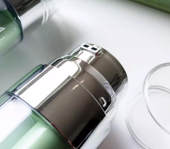 今天试试倩碧*管双**淡斑精华,看看能不能搞定陈年痘印和斑点!