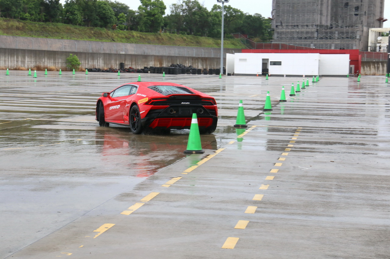 小牛飓风升级evo,飓风小牛飙车