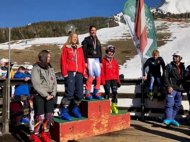 英国都铎堂学校,英国newhall学校