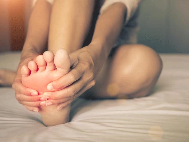 孕妇腿抽筋疼怎么缓解小妙招,腿抽筋怎么办快速缓解