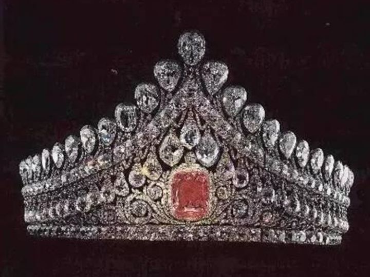 俄罗斯顶级珍贵珠宝,俄罗斯皇室顶级豪华珠宝库