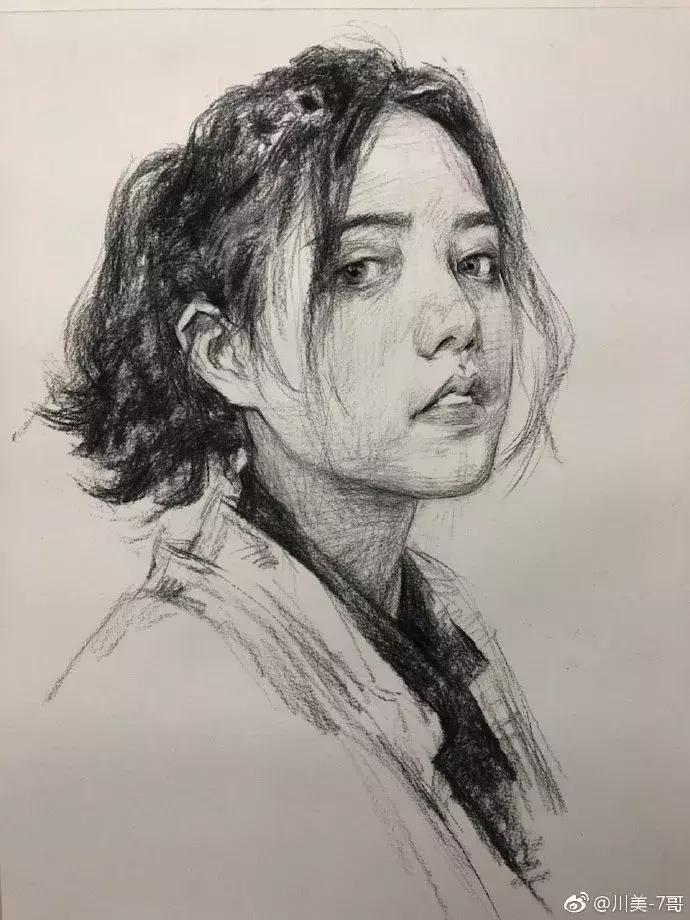 画素描时的动作细节描写作文,最难画的素描质感看看如何表现