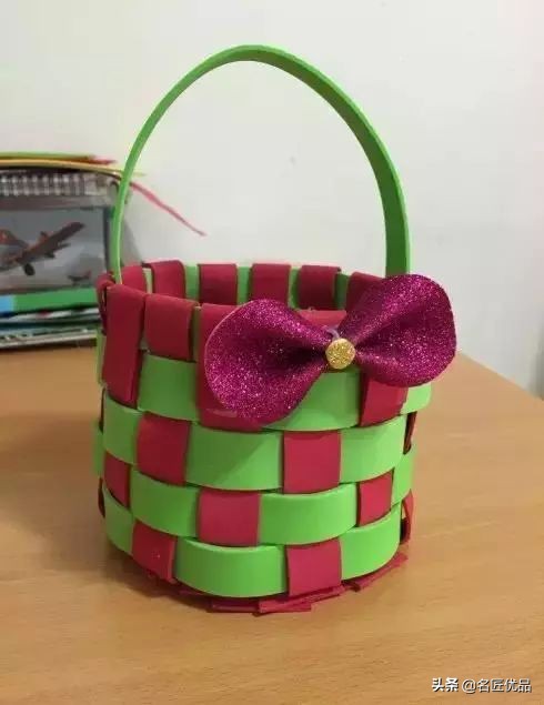 diy手工编织小花篮教程,纸杯和毛线编织的花篮详细教程