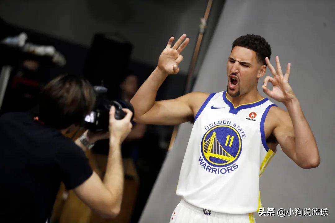 汤普森单节37分队友的反应,汤普森是控卫还是后卫