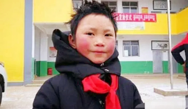 还记得惊动省长的“冰花男孩”吗？如今他怎样了？