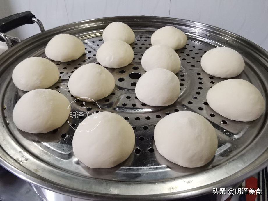 水碱馒头或开花馒头做法,怎样蒸开花大碱馒头