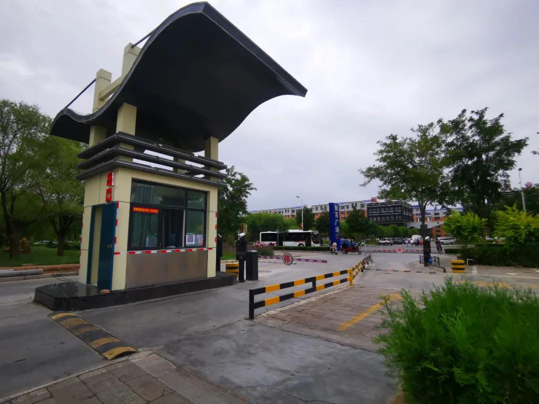 创城曝光台|新百广场秩序混乱问题依旧