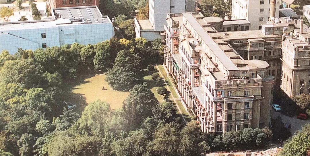 上海百年邬达克建筑——宏恩医院，最近长高了1.2米