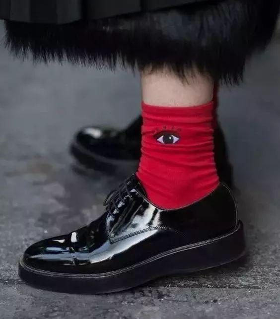 鍗疯¥鑴氶湶琚滆鏁欏,绉嬪啲鍗疯¥鑵块湶鑴氳笣