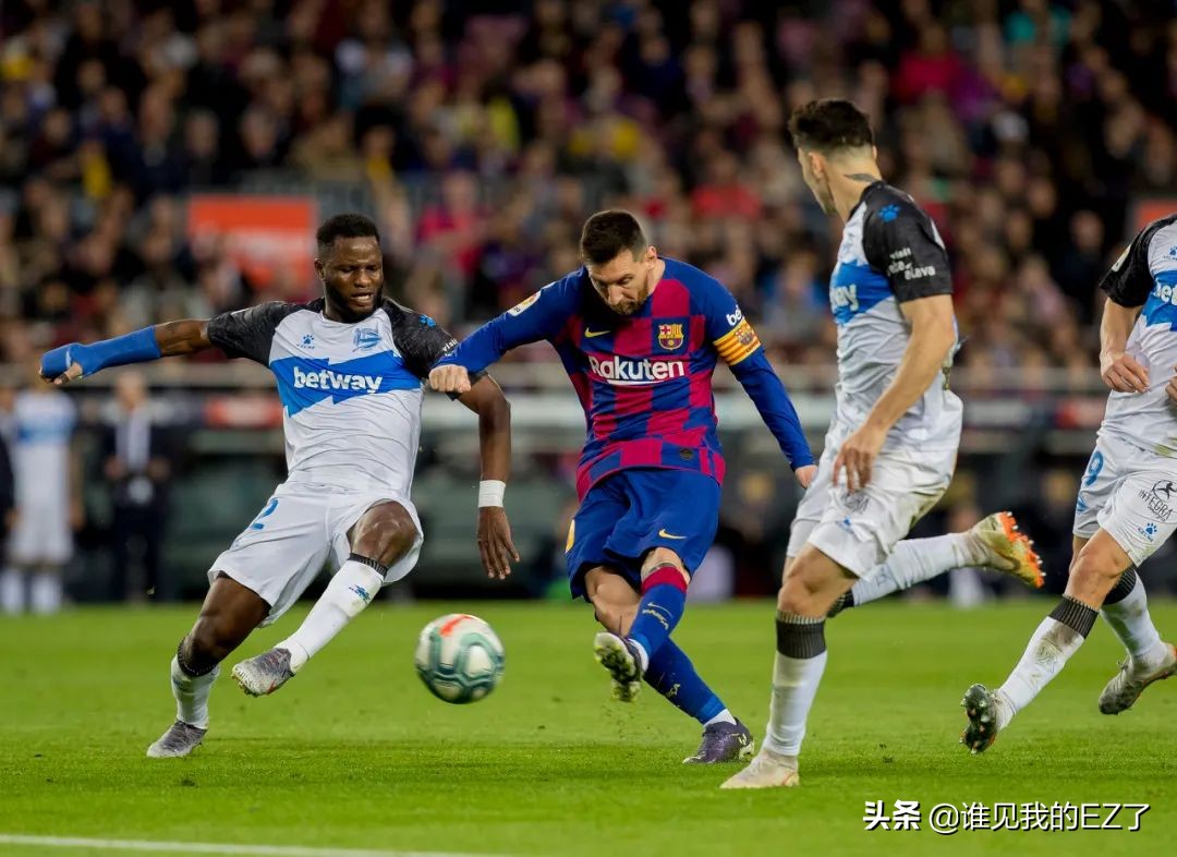 实况足球手游梅西精彩过人集锦,足球梅西过人技巧