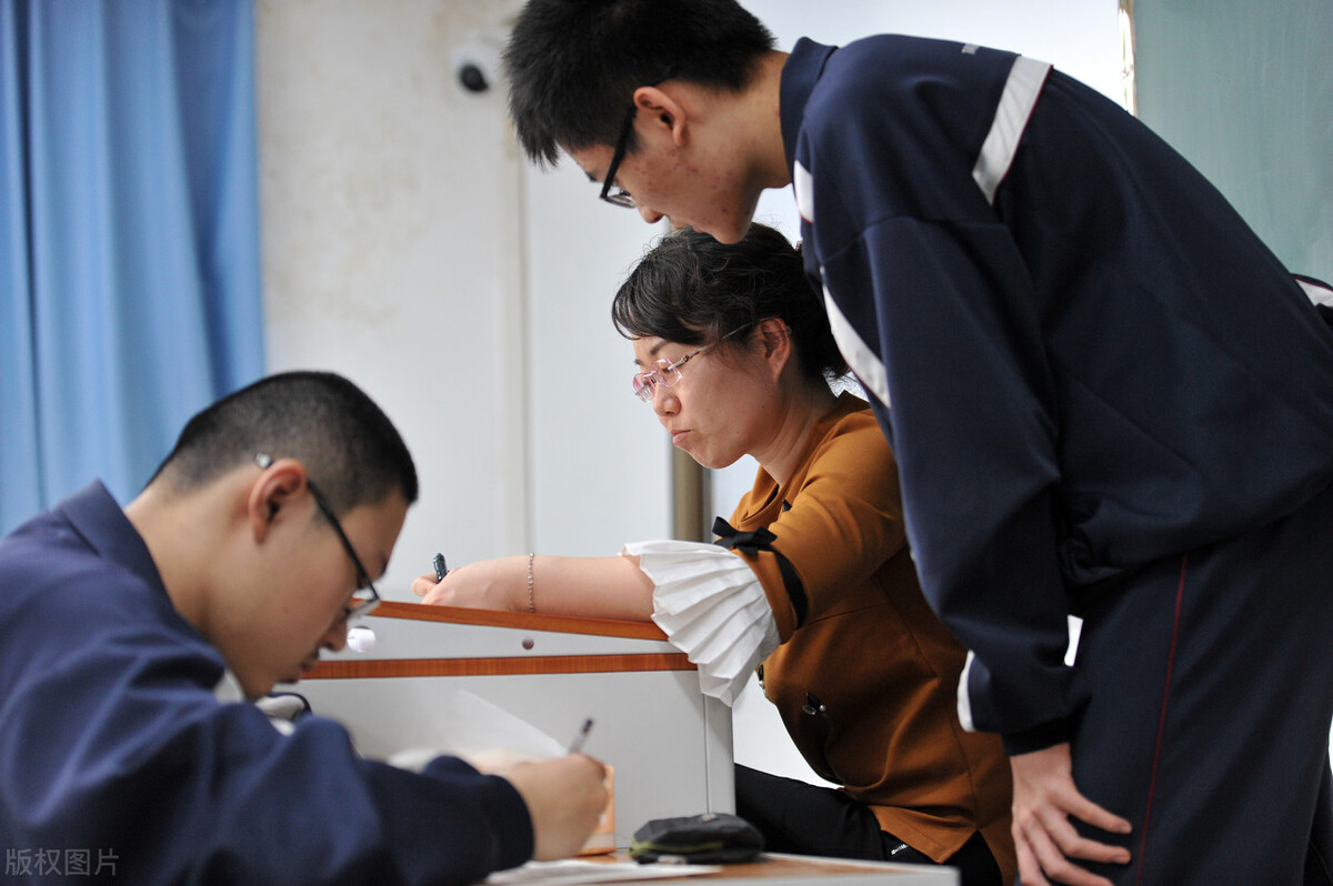 选文还是选理比较容易考本科,选文还是学理