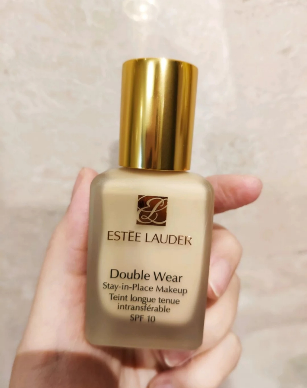 雅诗兰黛dw粉底液浮粉脱妆严重,雅诗兰黛dw粉底液怎么上妆不浮粉