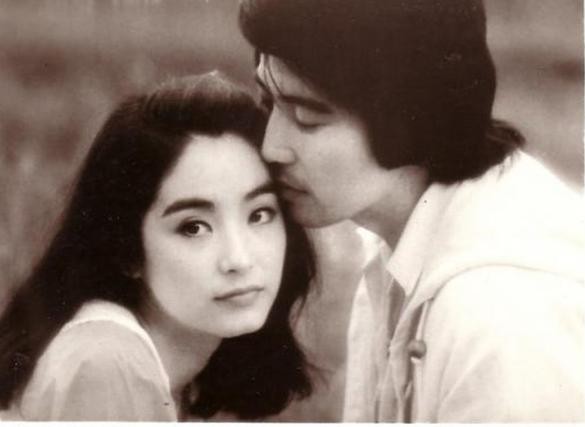 一代侠女插足秦汉婚姻,嫁豪门却独守空房,继女还深陷“*照门艳**”