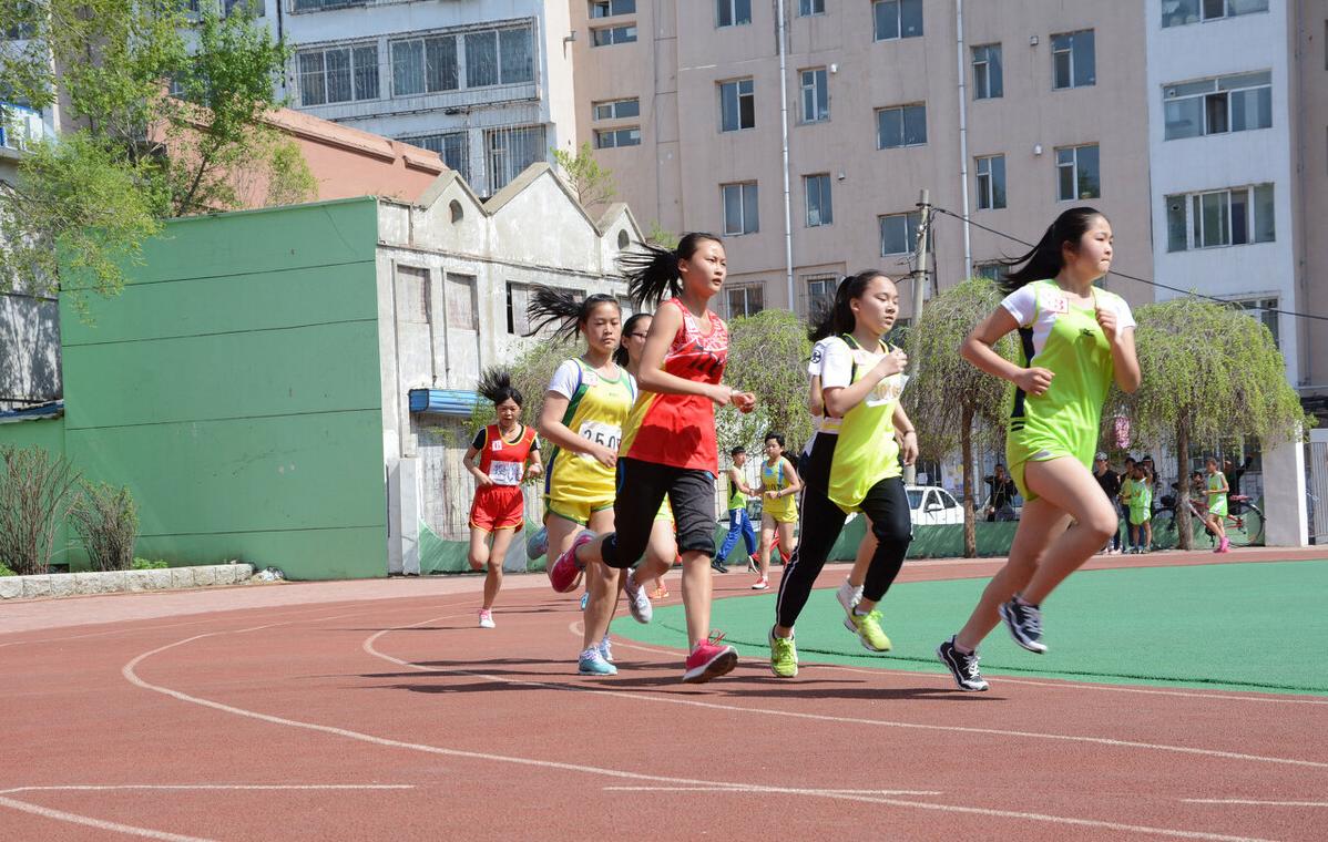 大学生体测1500米跑步技巧,跑步体测小窍门有哪些