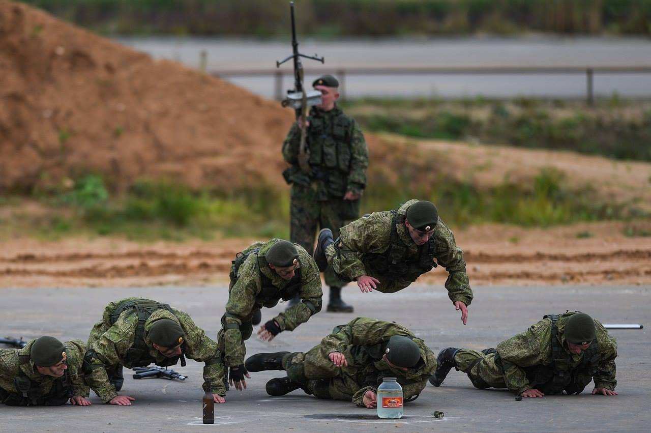 巴西柔术与中国武术谁厉害,综合格斗和巴西柔术哪个厉害