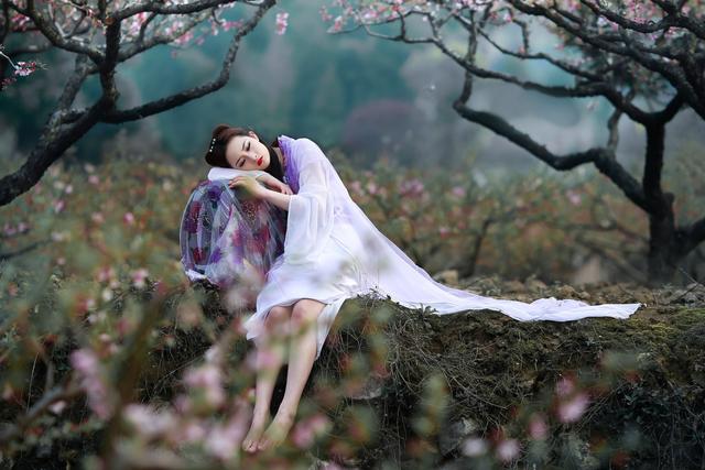 老一辈的人为什么那么容易结婚,算命说异性缘好代表什么