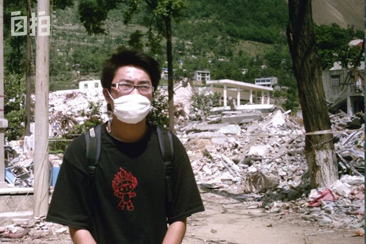 21岁失去两位亲人,21岁少年失去双亲