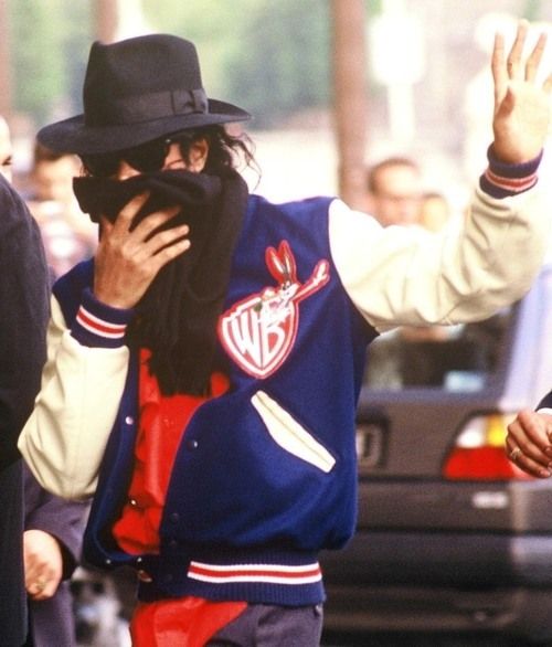 这件迈克尔杰克逊都爱穿的夹克，竟是男士春日的最佳选择？