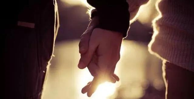 男人叫你“老婆”不一定是爱你，敢叫你这么3个称呼，才是真爱