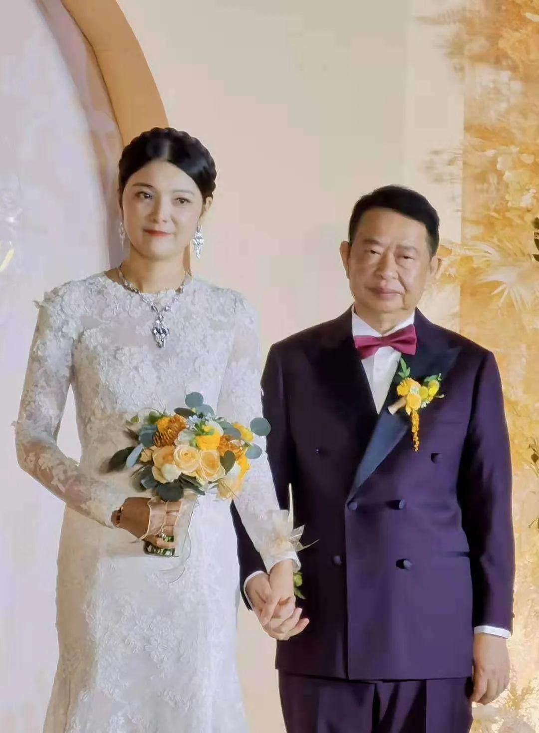 嫁给富豪的柜员空姐,嫁给富豪的柜姐