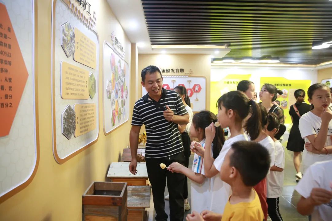 组图:武平县琴韵古筝行六一暨周年庆亲子活动圆满举行