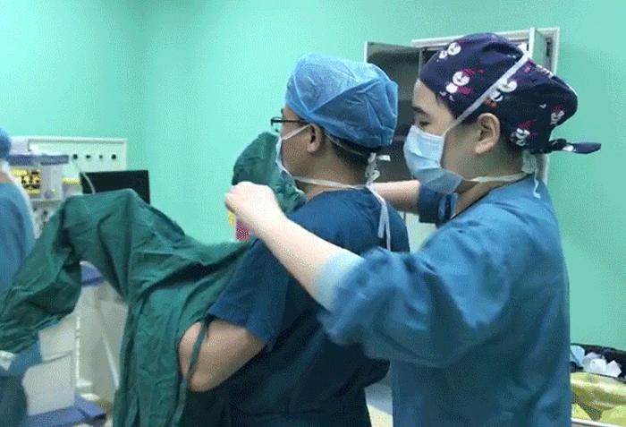 男妇产科医生被女患者排斥,妇产科男医生真实案例