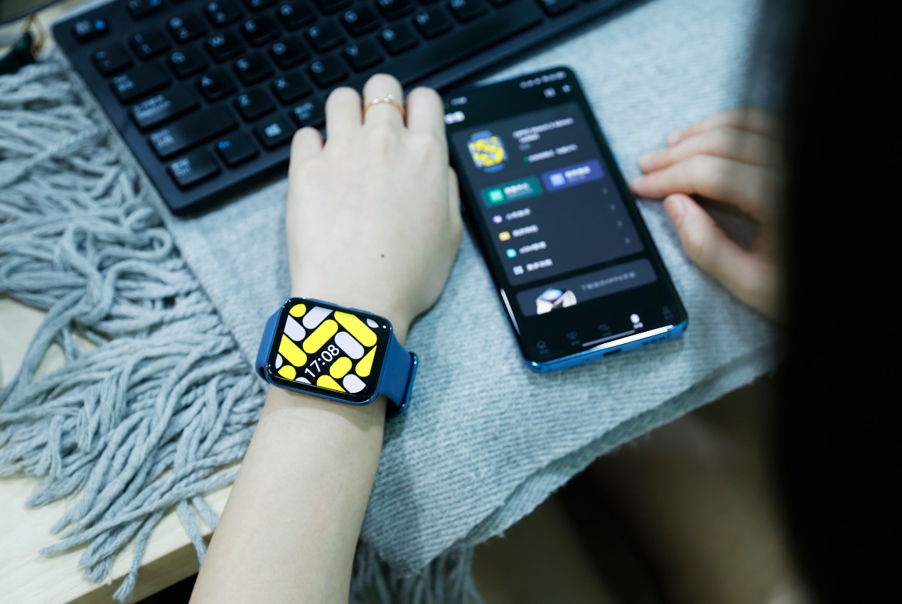 戴oppowatch3效果,oppowatchfree流沙金佩戴效果