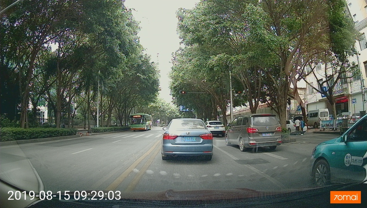 70迈智能后视镜梦想版评测,70迈智能后视镜和梦想版区别