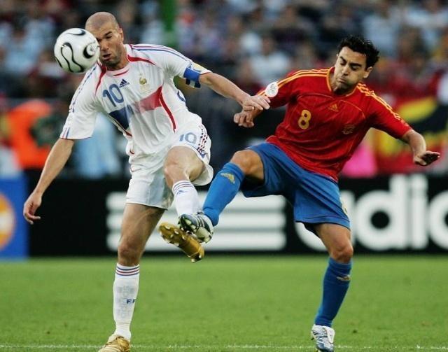 皮尔洛属于中场还是哈维,皮尔洛和哈维莫德里奇哪个好