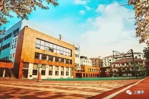 上海这个区没有超级名校,竞争小!小学不在本区读,进不了好初中