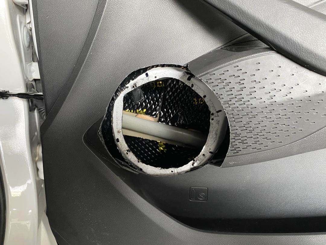 倒模工艺很nice宝骏360汽车音响改装美乐福X5+中低音倒模工艺