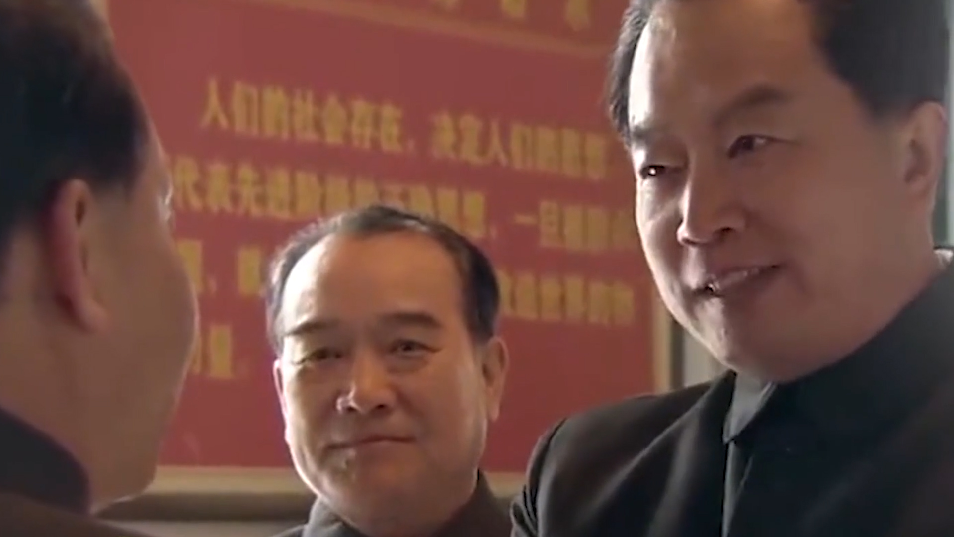 得毛主席青睐，*国锋华**主席去世后没有葬在八宝山，而却葬在卦山