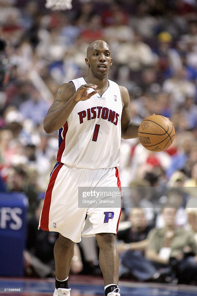 和姚明同年进入名人堂的两个人,不同年份入选名人堂的球员