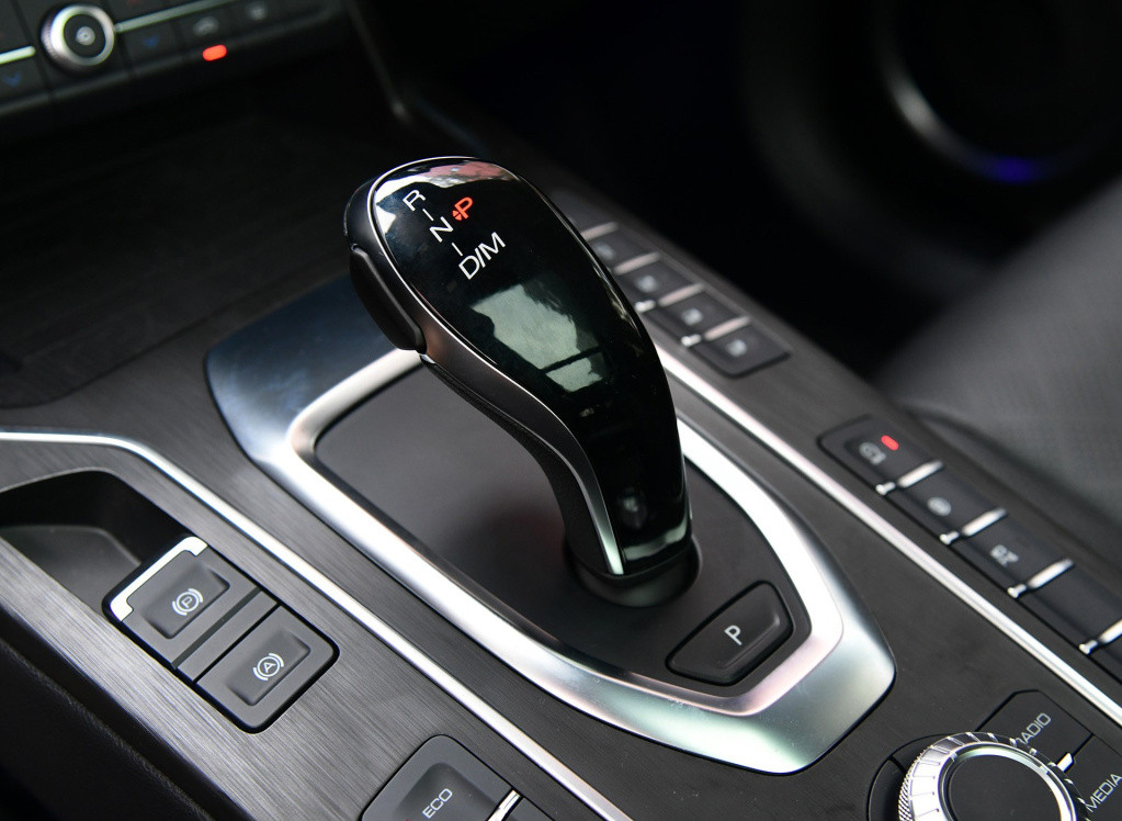 国际范的长城SUV，配12喇叭+多层隔音，已成国产高端SUV销量冠军