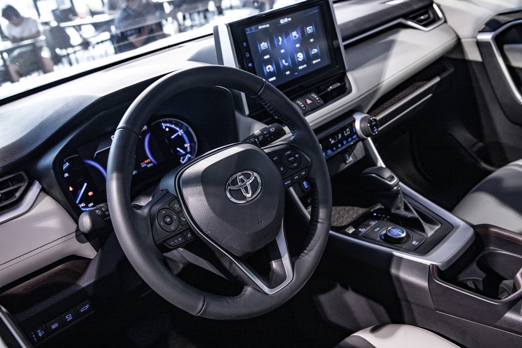 一汽丰田rav4荣放视频,全新rav4荣放户外宣传片