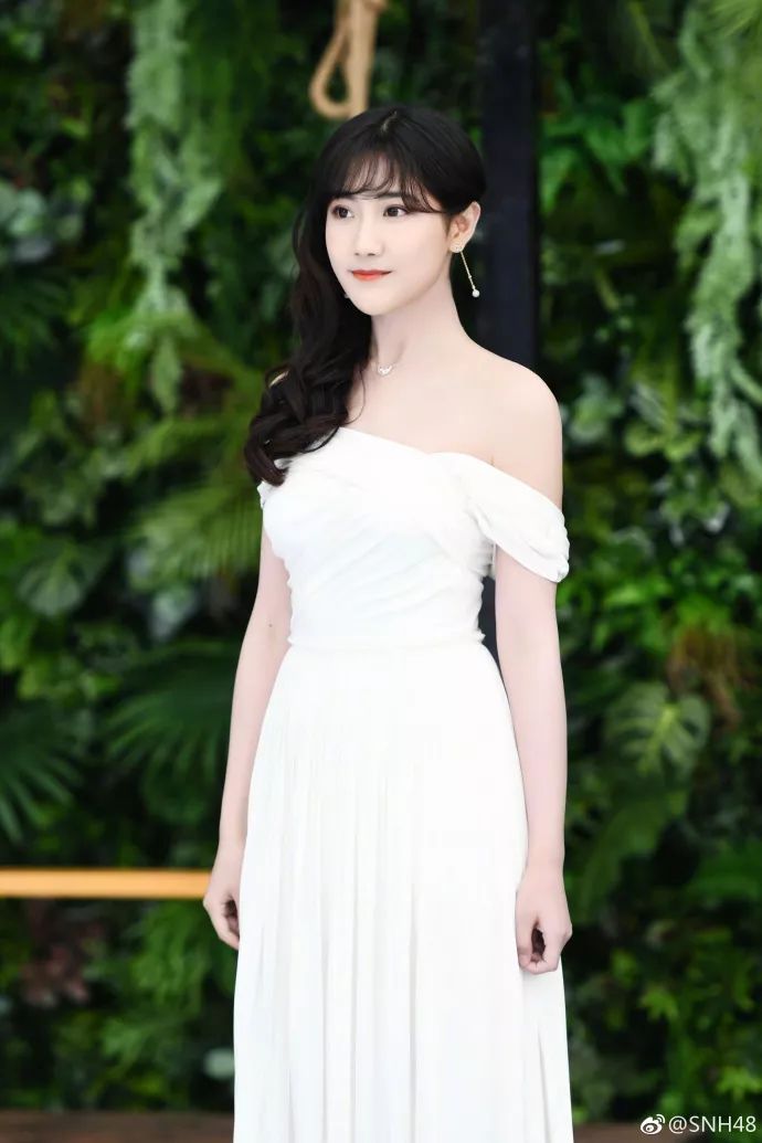 鞠婧祎李艺彤honey舞台,鞠婧祎港风复古妆容