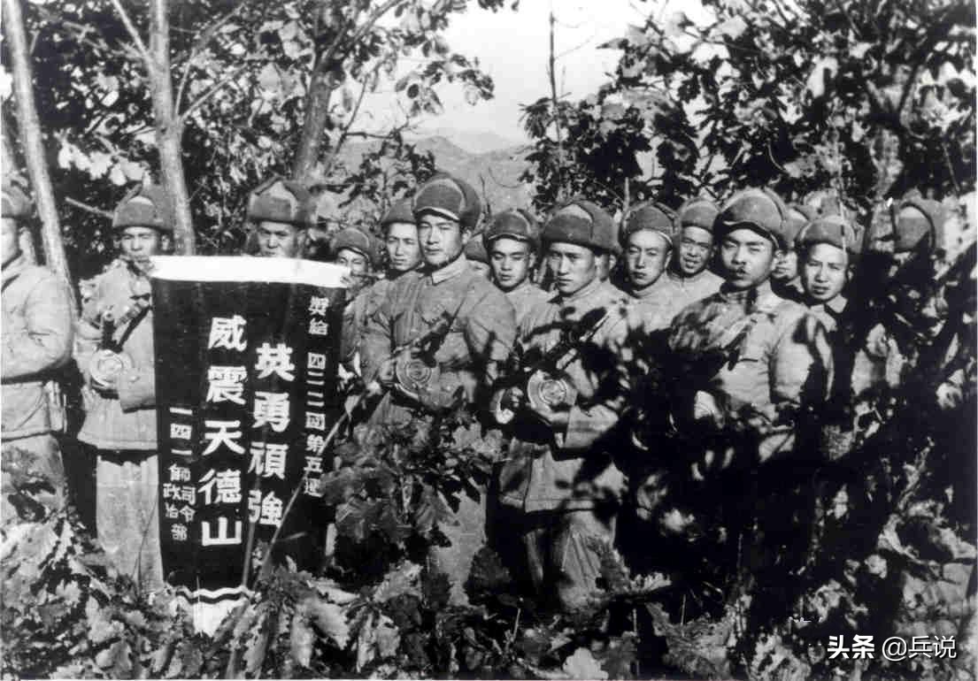 志愿军副班长，违规用机关枪*飞机打**，被彭总连升三级