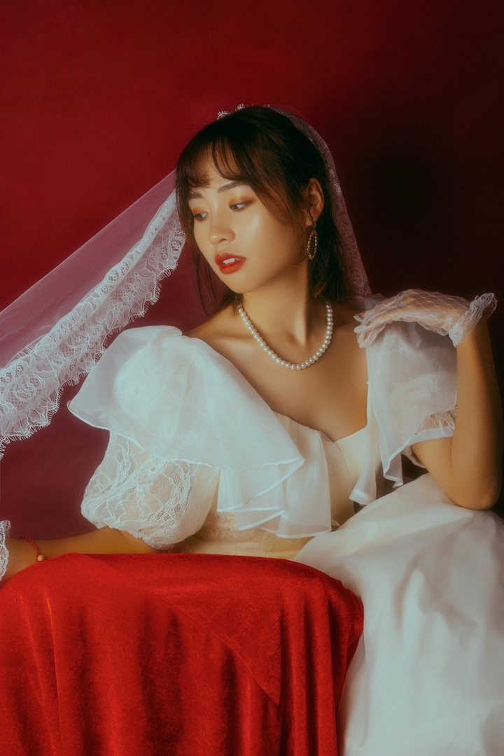 女生单人复古婚纱照写真,复古新娘写真