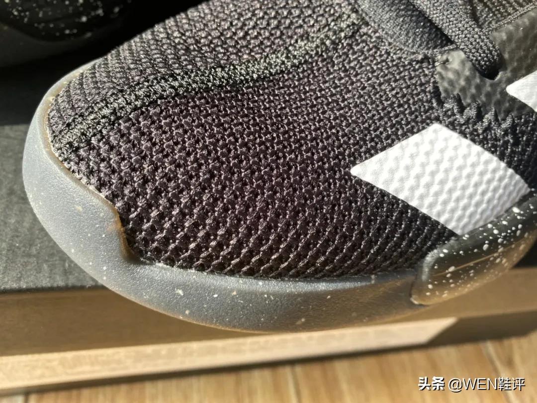 阿迪四百左右慢跑鞋,四百元后卫实战鞋阿迪达斯